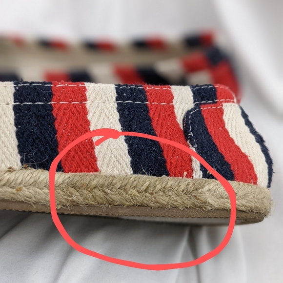 ☀️AEO espadrilles 9 red white blue flats - Picture 14 of 16